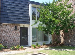 527 Front Beach Dr, Ocean Springs, MS 39564