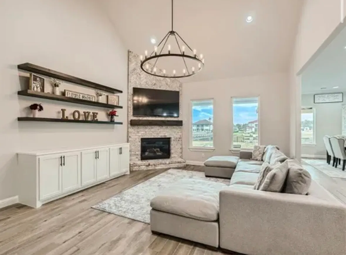 5 bed, 3623 sqft, $4,500 — Photo 4