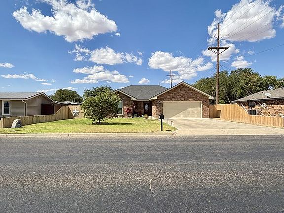 3rd image of 1104 SW Avenue G