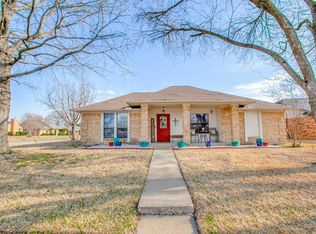 101 E Apollo Rd, Garland, TX 75040