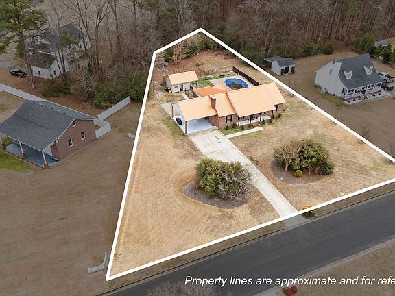 2nd image of 1055 Kelly Drive