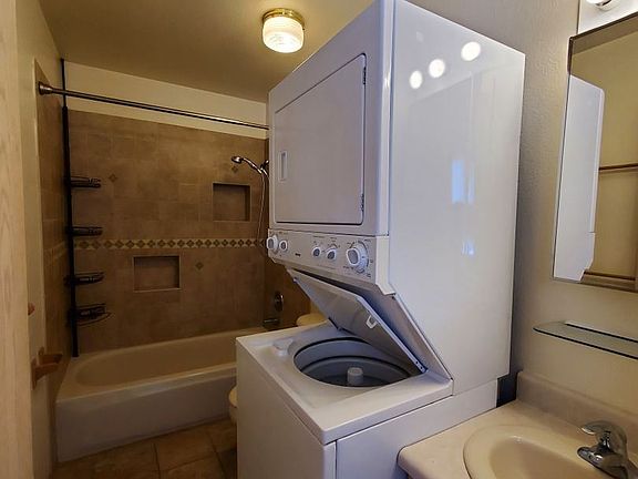 3rd image of 596 Arvita Ct #B