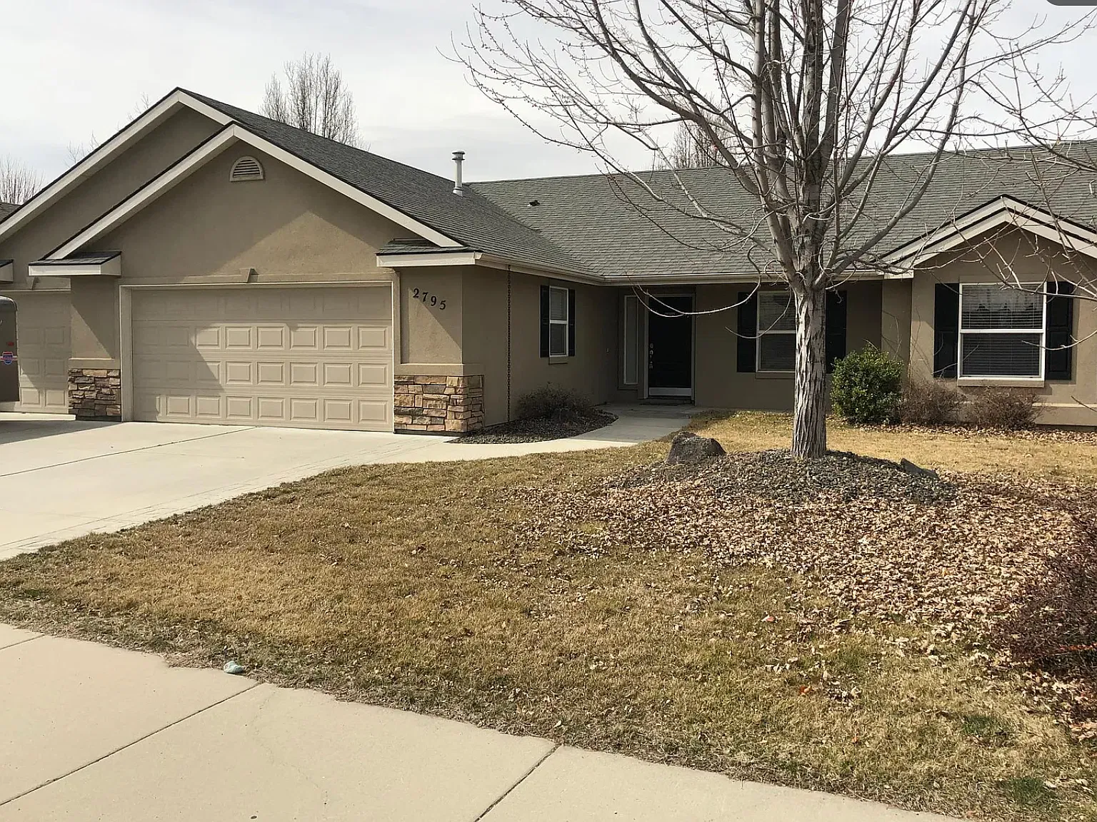 3 bed, 2.0 bath, 1571 sqft, $2,200 — Photo 1