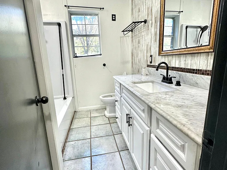 435 County Road 3310 — Photo 5
