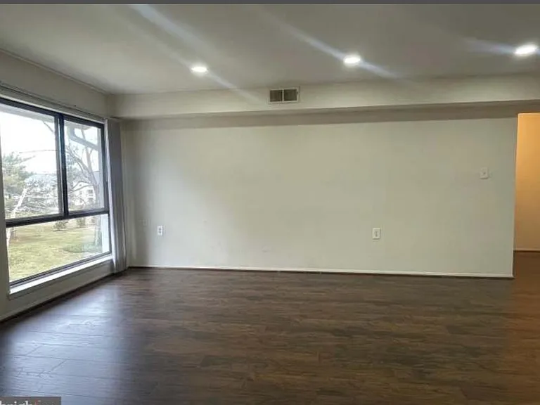 8604 Village Way #E — Photo 5