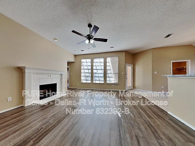 4 bed, 2.0 bath, 1932 sqft, $2,800 — Photo 2
