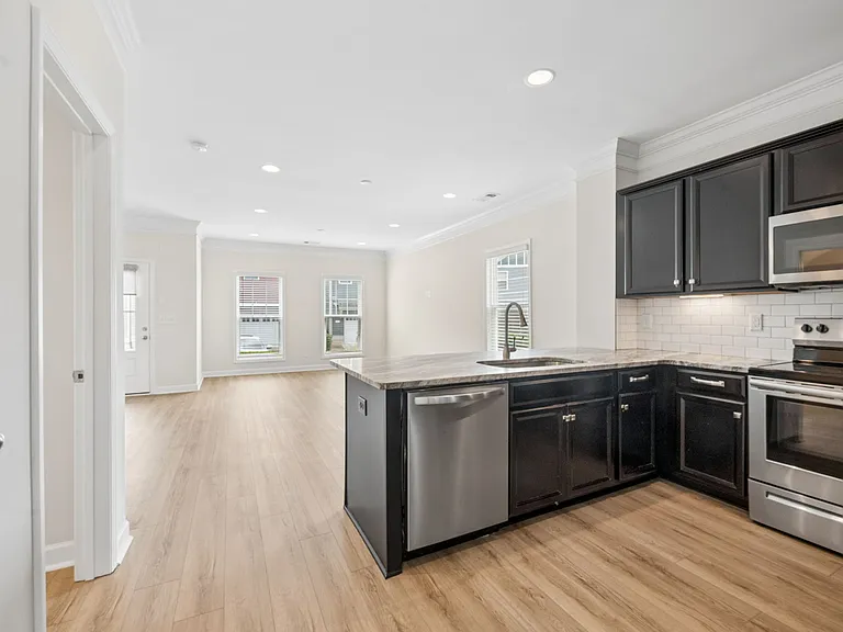 7514 Station Dr — Photo 7