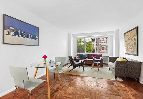 2nd image of 2 Charlton St APT 5B