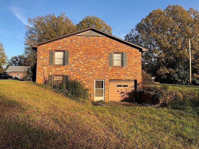 2nd image of 621 Westminster Dr