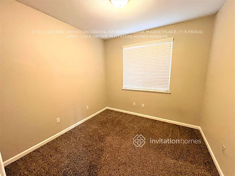 1230 Barnhill Ln — Photo 3