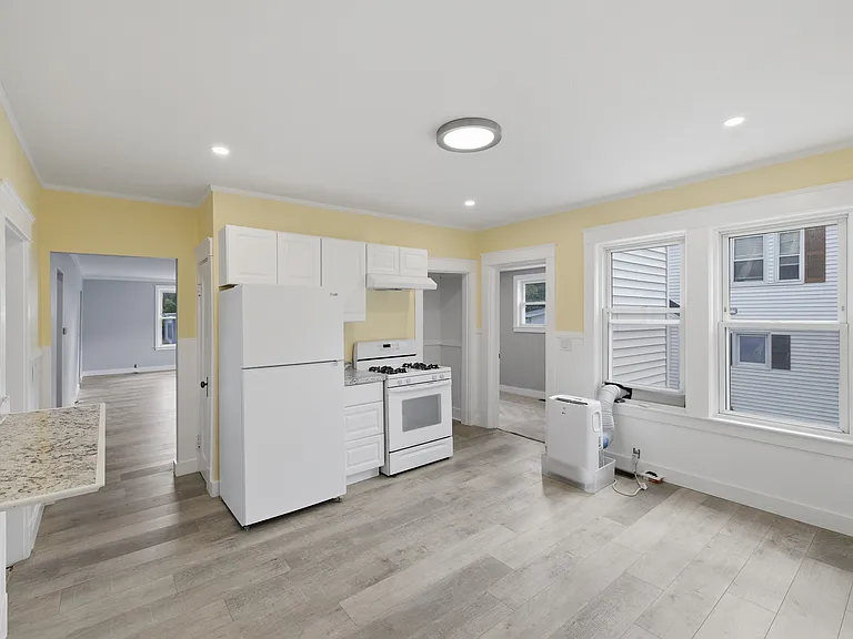 19 1/2 Balcom St #1 — Photo 9