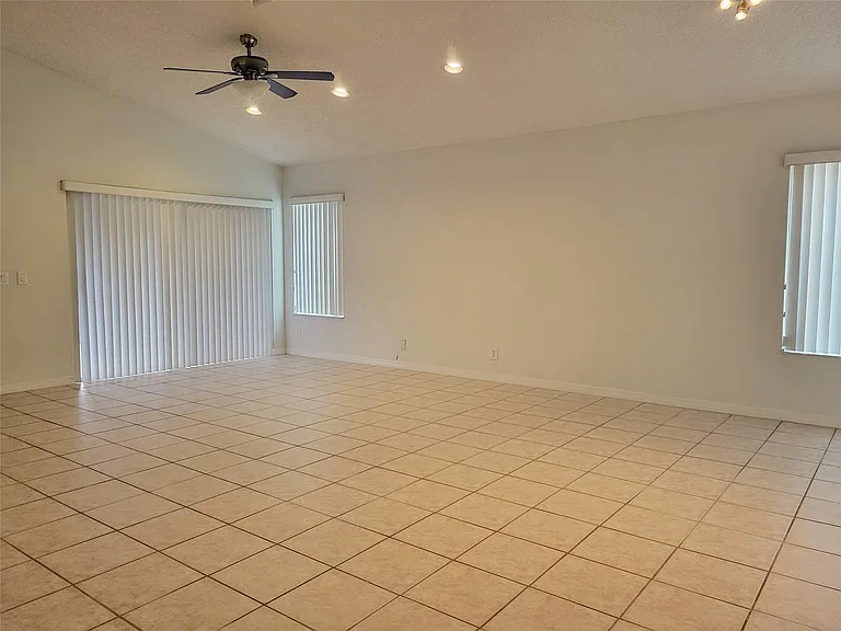 1409 Sabal Trl — Photo 7