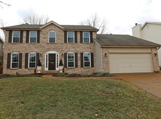 918 Four Oaks Dr, Fenton, MO