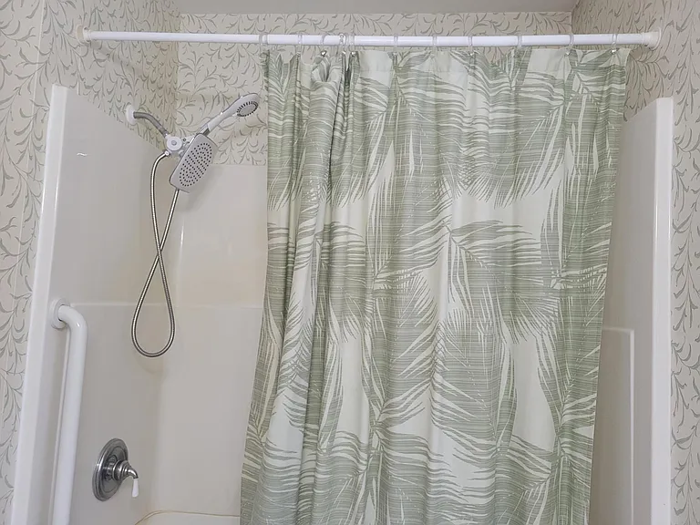 Hillcrest Dr — Photo 19