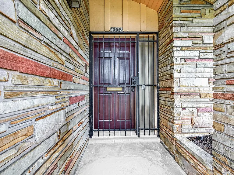 4002 Mischire Dr — Photo 2