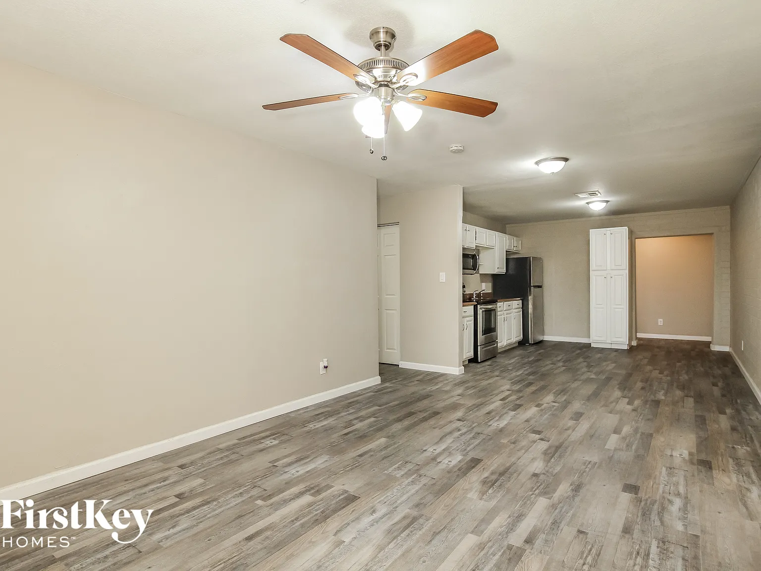 4 bed, 2.0 bath, 1401 sqft, $2,170 — Photo 4