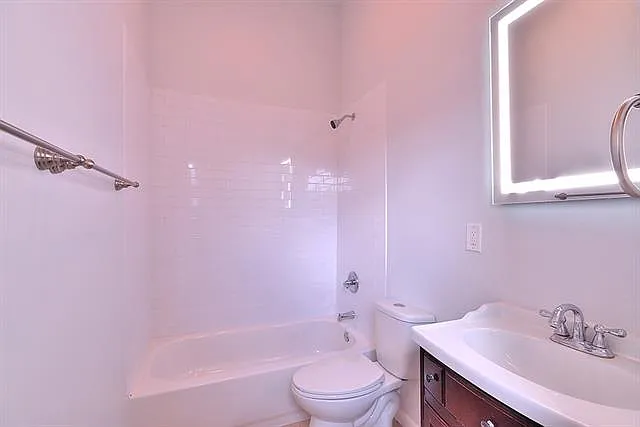 1827 Baronne St #C — Photo 9