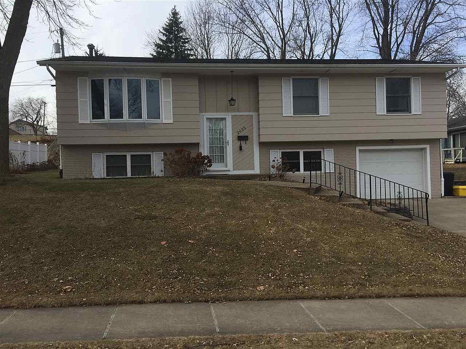 1st image of 2635 Rosewood Dr