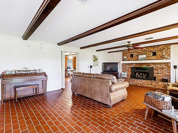 4th image of 361 Old New Orleans Rd