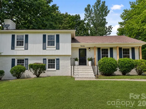 7434 Kilcullen Dr, Charlotte, NC 28270