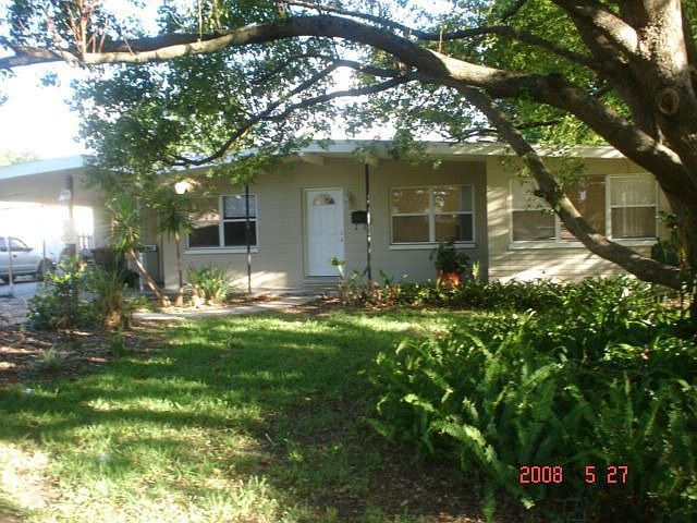 Front 4/2 with Carport