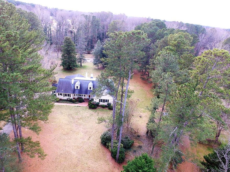 1st image of 321 Graham St