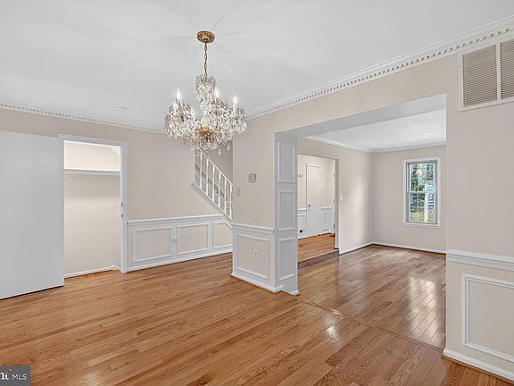 3rd image of 93 Bralan Ct