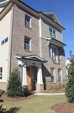 1st image of 1718 Reynolds Cir SE