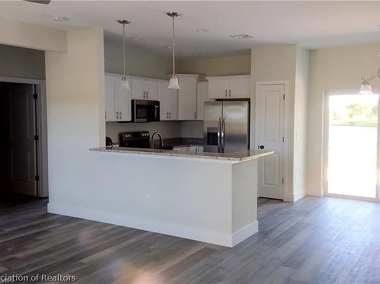 1013 Greenwood Ter — Photo 2