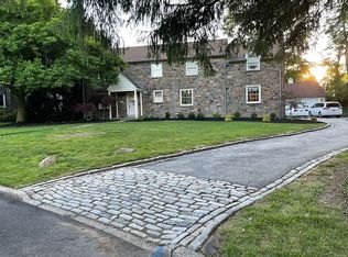 964 Woodcrest Rd, Abington, PA 19001