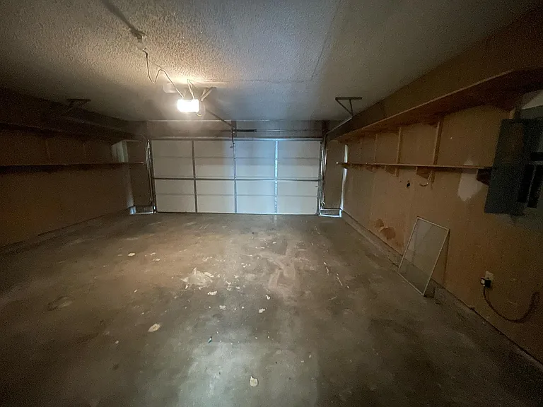 1252 S 27th Pl — Photo 29