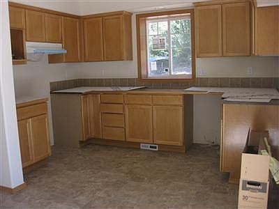 2nd image of 2927 79th Ave NE