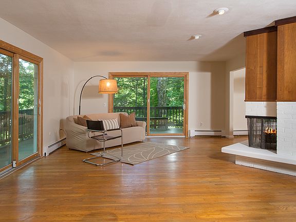 3rd image of 67 Fuller Ln