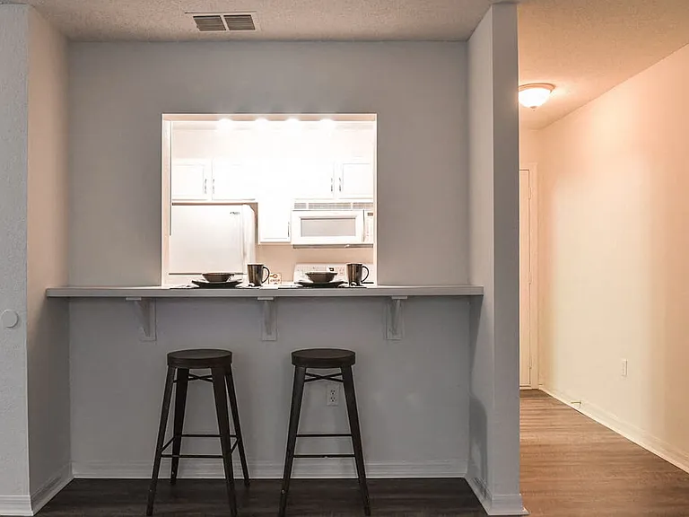 Woodland Heights Apartments — Photo 6
