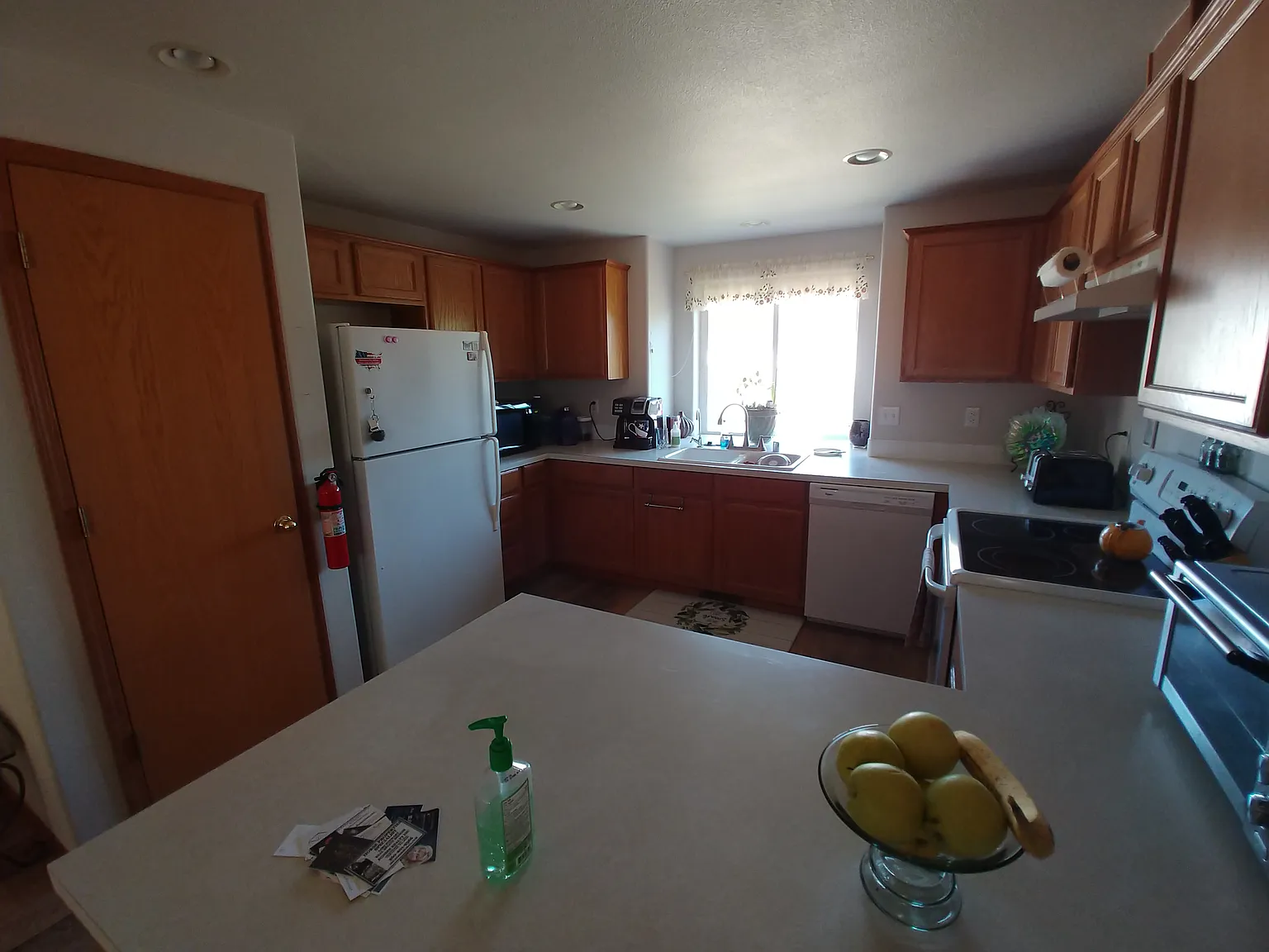 3 bed, 1328 sqft, $850 — Photo 2