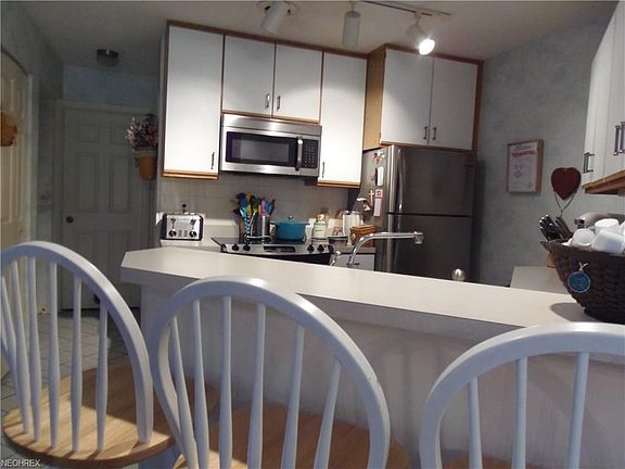 3rd image of 1253-4 Redtail Hawk Dr Unit 4