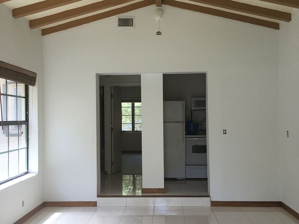 2nd image of 408 Valencia Ave APT 1