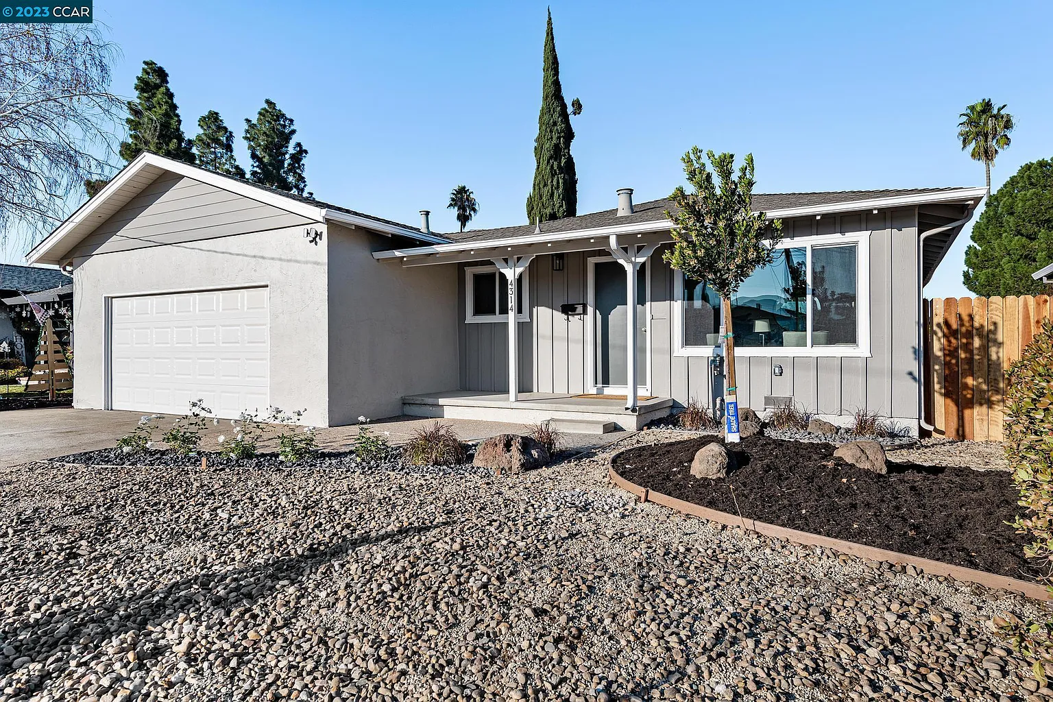 4314 Silva St photo 1
