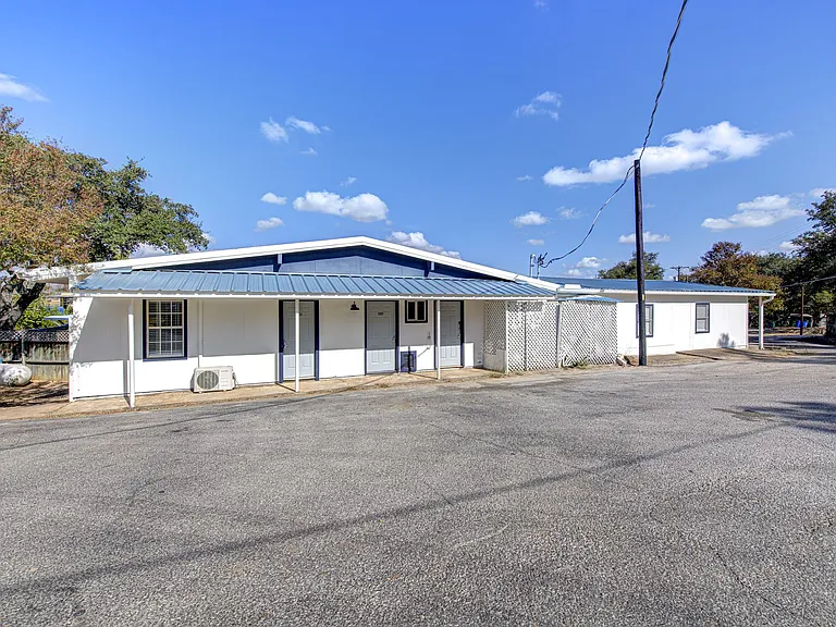 705 Sunrise Ave — Photo 3