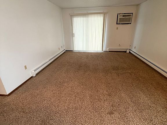 3rd image of 1416 10th Ave NE #10