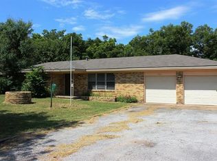 600 S Main St, Springtown, TX 76082