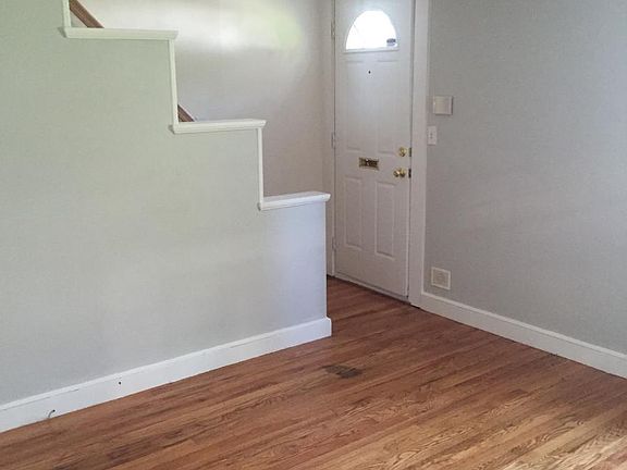 Living room , new paint and refinished hardwod