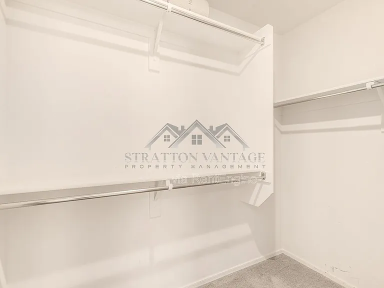 55 E Constitution Dr — Photo 19