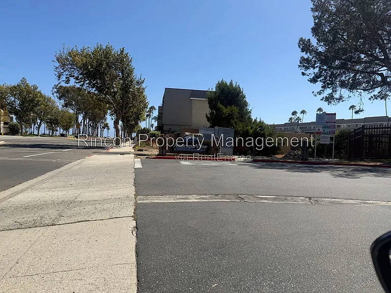 263 S Ventura Rd #270 — Photo 2