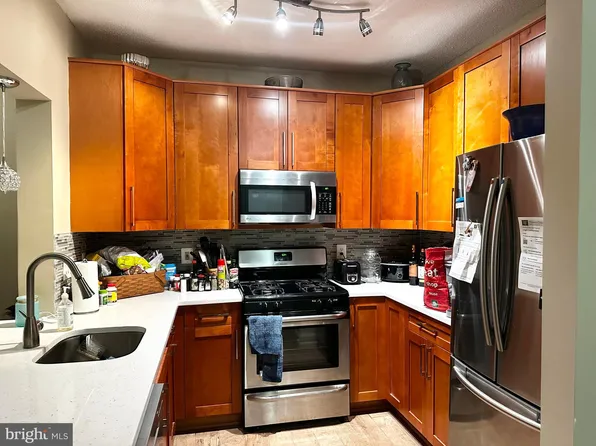 12024 Taliesin Pl APT 24, Reston, VA 20190
