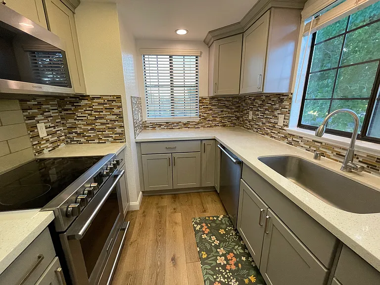 5015 Shalimar Cir — Photo 9