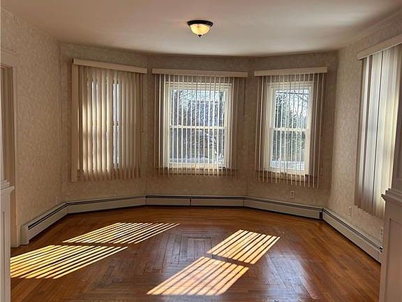 4th image of 18 Hobson Ave