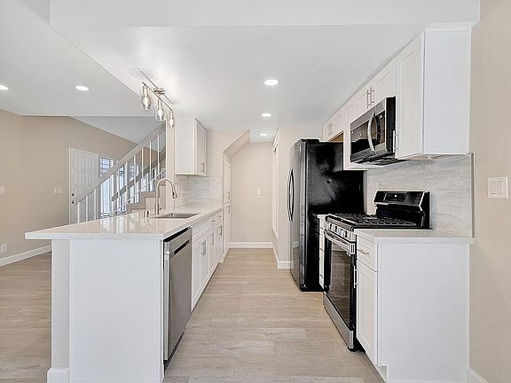 4th image of 1811 California St