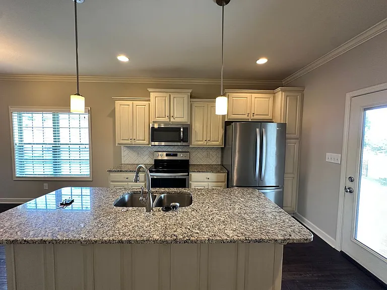 436 Lucy Cir — Photo 11