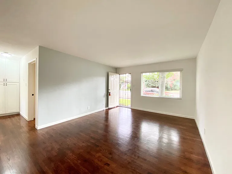 1211 Jefferson St — Photo 37